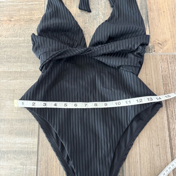 L*Space Coast To Coast One Piece Swimsuit size medium in black - Picture 6 of 9